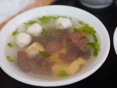 -松树干拌面店