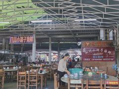-四川小胡子海鲜(丁村万人海鲜广场店)