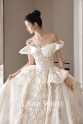 点击看大图 -Renee芮亦婚纱