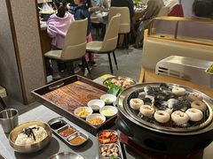 -围炉肉舍•炭烤活鳗•丹东海鲜烤肉(步行街店)