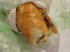 -Bánh Mì Huynh Hoa