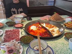 -鸿姐老火锅(疁城新天地店)
