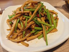 -六泰居·尔滨地标·东北菜(泰山路店)