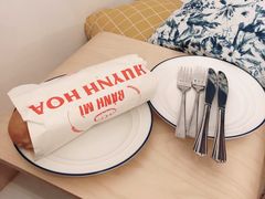 -Bánh Mì Huynh Hoa