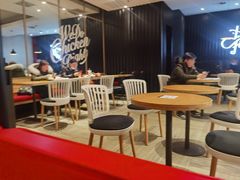 用餐区-肯德基(中华路店)