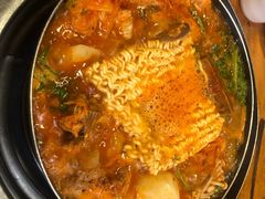 土豆排骨火锅-喇喇排骨火锅·传统韩式脊骨汤(望京西园总店)
