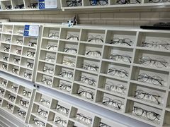 -诺柯视眼镜-蔡司依视路官方工厂店(淞南一店)
