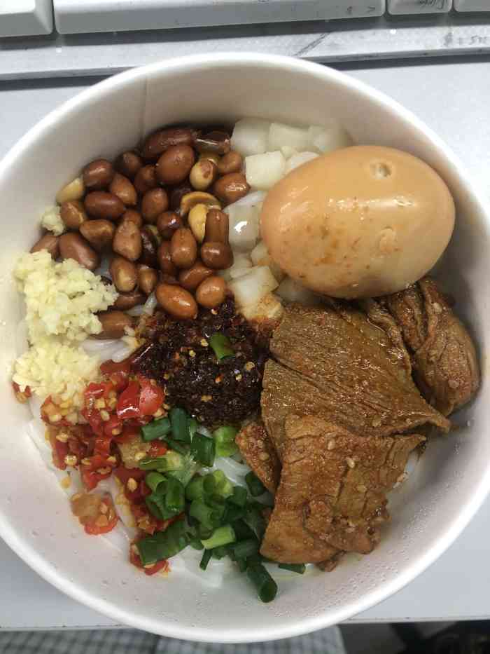 统桶发卤粉王(井塘路店)-"融科东南海南海2栋楼下,一开始以为就是一.