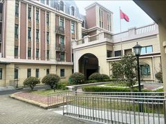 -奉贤东方美谷金汇敬老院·医护康复·日月星连锁(奉贤院)