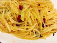 酸辣土豆丝-永红源·啤酒烧烤海鲜大排档(台柳路店)
