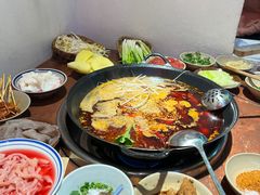 -四小区火锅·巷子里的重庆火锅(花照壁店)