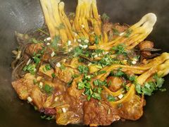 -人民公社铁锅炖·东北菜(卫国道店)