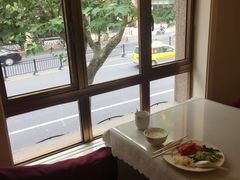 -白玉兰酒店(上海田子坊马当路地铁站店)