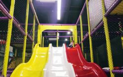 -蹦贝运动中心·蹦床·攀岩·闯关(龙岗店)