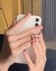 -悦指间美甲美睫