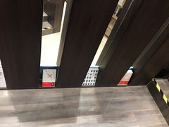 -钟书阁(群光广场店)
