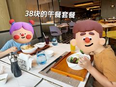 -深圳国际会展中心希尔顿酒店(前海华发冰雪世界店)