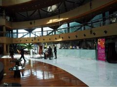 -上海滴水湖皇冠假日酒店