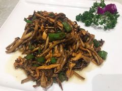 滑肉鲜茶菇-国人川菜(李家村建东街店)