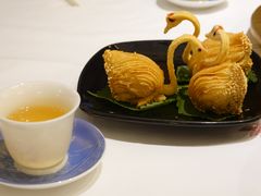 鲍鱼天鹅酥-白天鹅宾馆-玉堂春暖餐厅