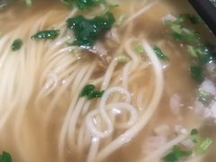 -亮亮面馆(经六路店)
