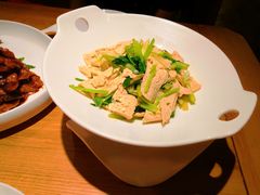 小炒手磨豆腐-马仕玖煲·融合菜·酥不腻烤鸭(人大店)