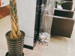 -茂菊口腔连锁(浦东南路店)