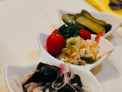 俄式腌菜拼盘-老井俄式餐厅