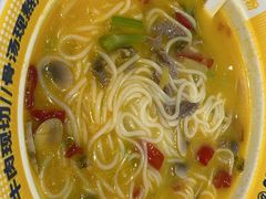 -粉小主·贵州酸汤牛肉粉(南京仙林金鹰店)