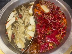 -沸炉重庆老火锅(军事博物馆店)