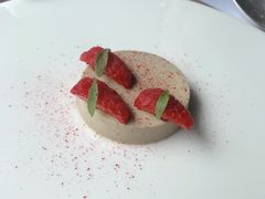 鸭肝批树莓-三嚥阁 La Villa Restaurant