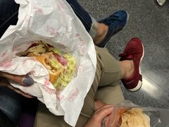 -麦当劳(轻轨曹杨路店)