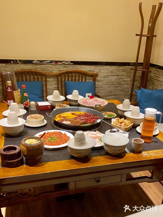 捞锅坝子老火锅(汽博中心店)包厢图片