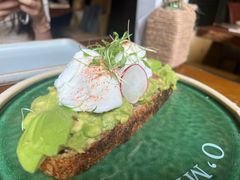 牛油果温泉蛋吐司-O'mills Sourdough Bakery&Bistro(永嘉路店)