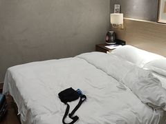 -闲隅江景艺术酒店(解放碑洪崖洞总店)