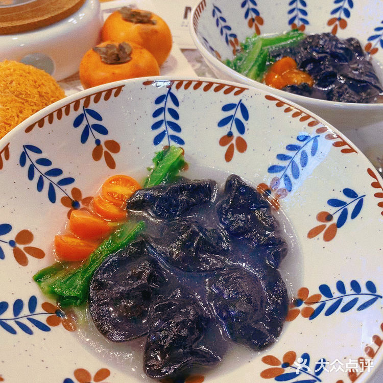 居然有人说乌漆麻黑的不好吃我真的会谢！这口美味懂的自然懂！