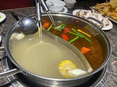 鸳鸯汤底-仄园围炉坊·牛肉火锅·汕头卤水火锅(南山店)
