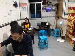 大堂-石灰市毛记烧鸡公(解放碑店)