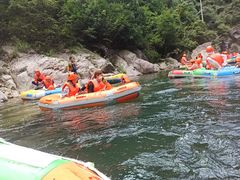 -安吉龙王山峡谷漂流