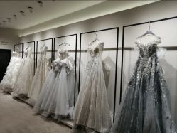-Renee芮亦婚纱