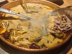 -洱火云南酸菜牛肉火锅(石景山当代商城店)