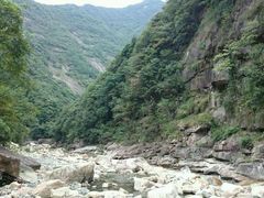 峡谷-雅鲁激流探险漂流