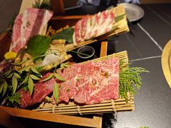-山川小町·极番烧肉(新地假日广场店)