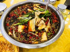 -乡土特色.冷锅鱼.牦牛肉汤锅