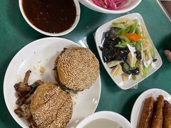 -护国寺小吃(动物园店)