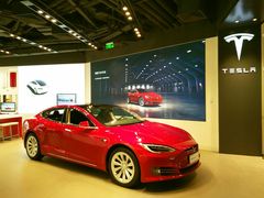 -TESLA 特斯拉(上海太古汇体验店)