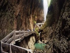 -龙水峡地缝景区