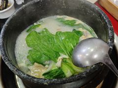 -南渝食府.墨脱石锅松茸鸡