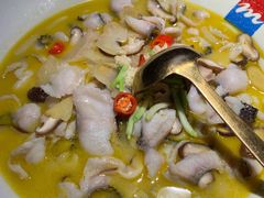 QQ酸汤鱼-蜜桃餐厅·伴山(湖滨商业街店)