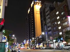 -六合夜市